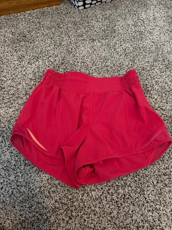 lululemon Hotty Hot HR 2.5” shorts - Picture 1 of 8